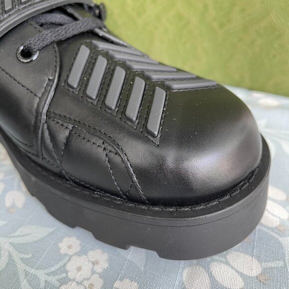 Athletic_Shoes